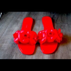 RED FLOWER SANDALS | NEW